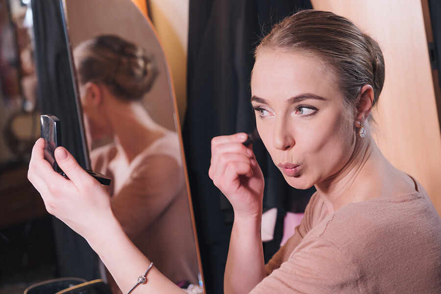 Discover how to apply foundation